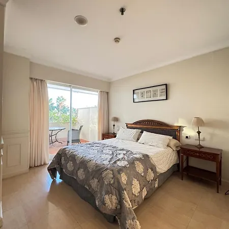In Gvadalpin 5 Stars Hotel, With Big Terrace 公寓