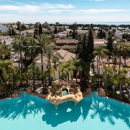 In Gvadalpin 5 Stars Hotel, With Big Terrace Apartment Marbella