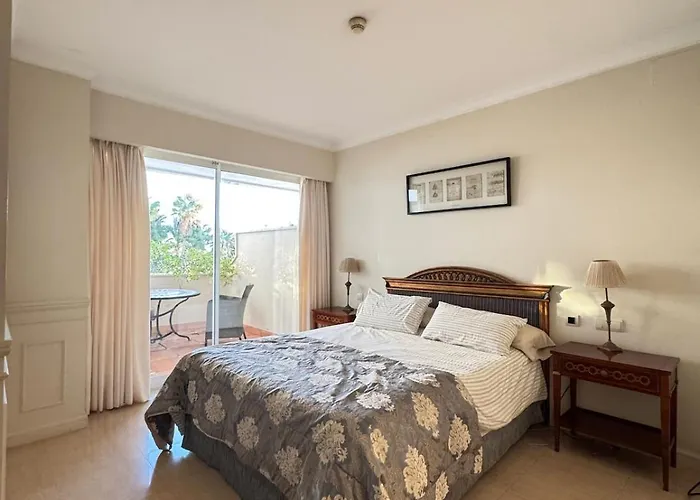 In Gvadalpin 5 Stars Hotel, With Big Terrace Apartament