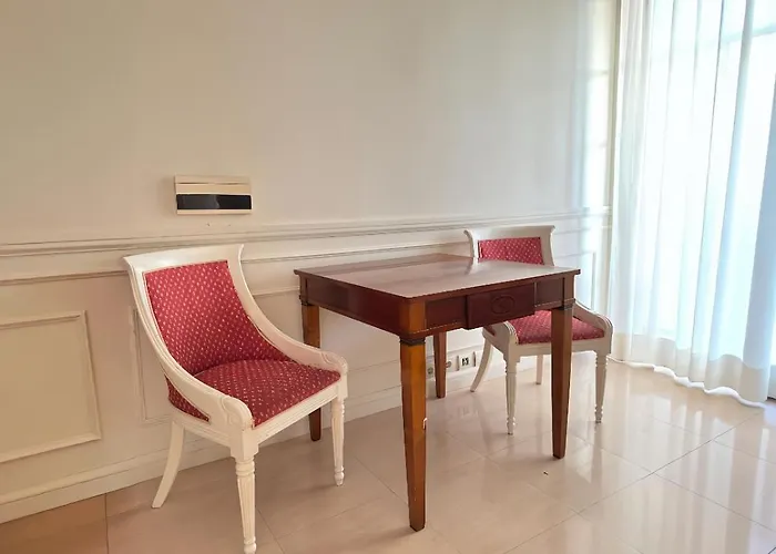 In Gvadalpin 5 Stars Hotel, With Big Terrace Apartament Marbella