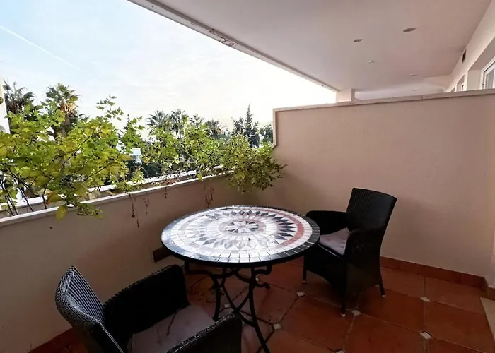 דירה In Gvadalpin 5 Stars Hotel, With Big Terrace