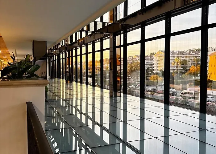 In Gvadalpin 5 Stars Hotel, With Big Terrace דירה